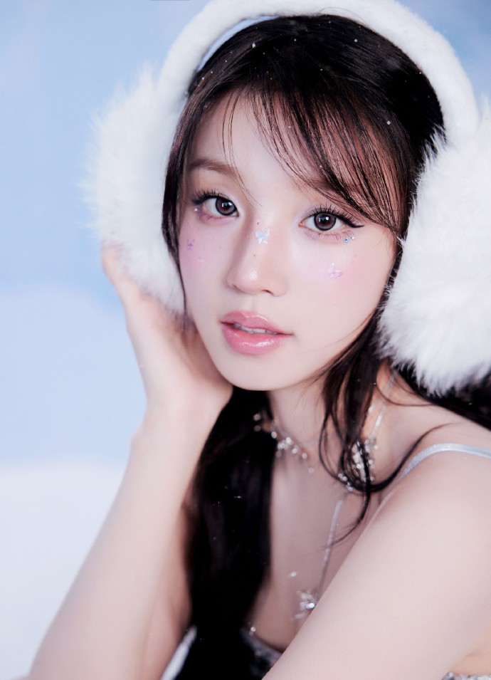 007Y7ePDgy1hvyow6ltj0j32bc37ekjl.jpg