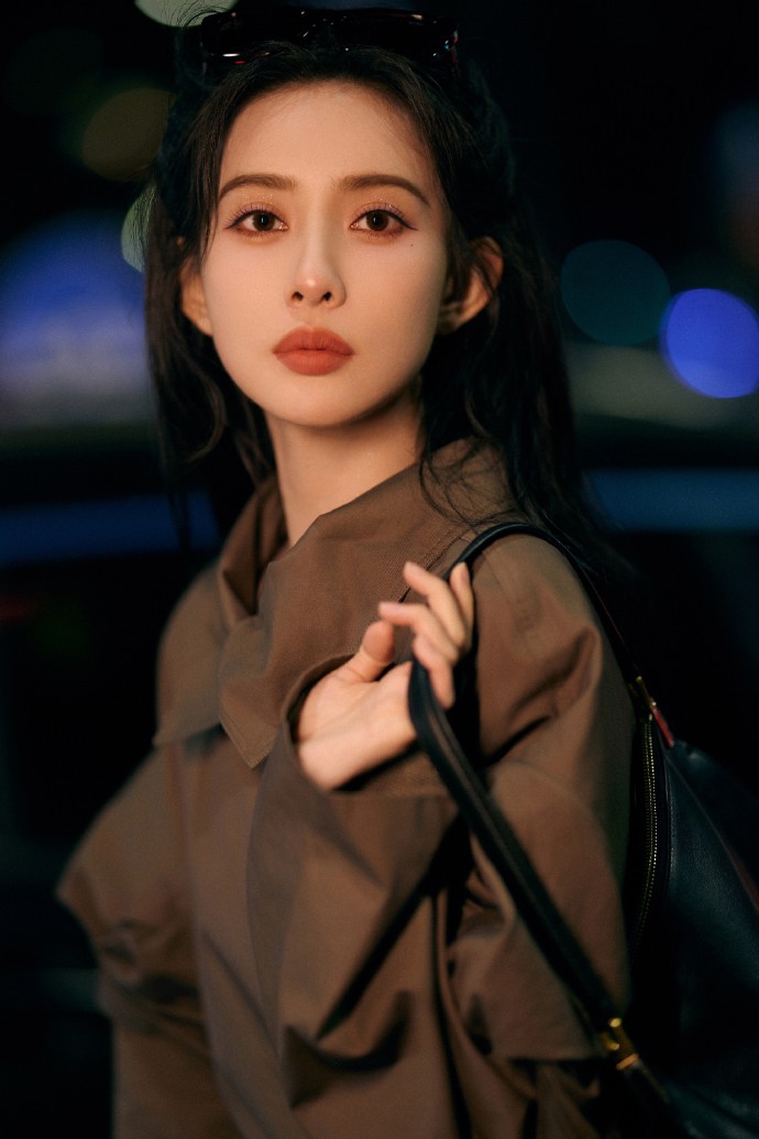 007Y7ePDgy1hz54yuaajvj31jk2bb1ir.jpg