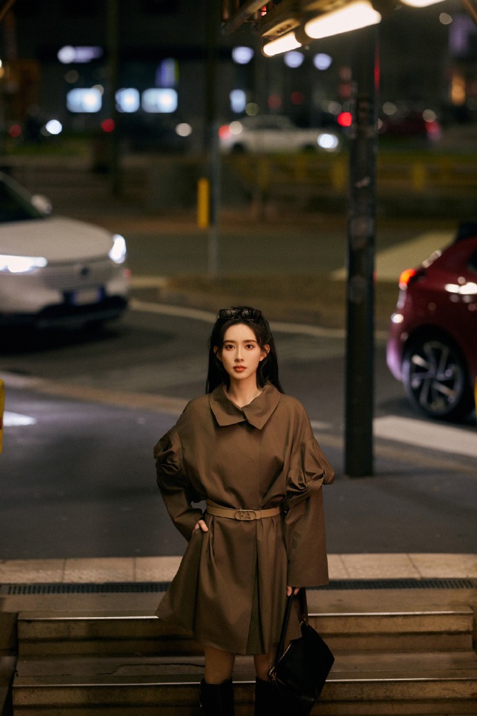 007Y7ePDgy1hz54yunxubj31jk2bb7wh.jpg