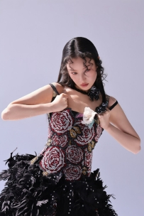 【明星美图】倪妮金色花神降临｜倪妮春日氛围感封神